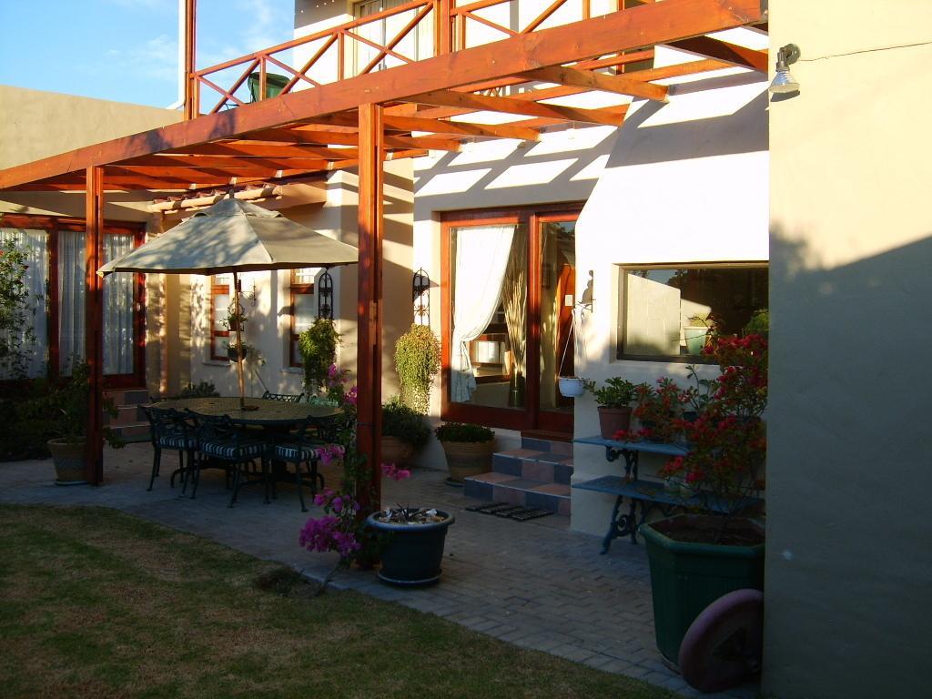 Sir Lambert'S Guesthouse Lambertʼs Bay Екстериор снимка